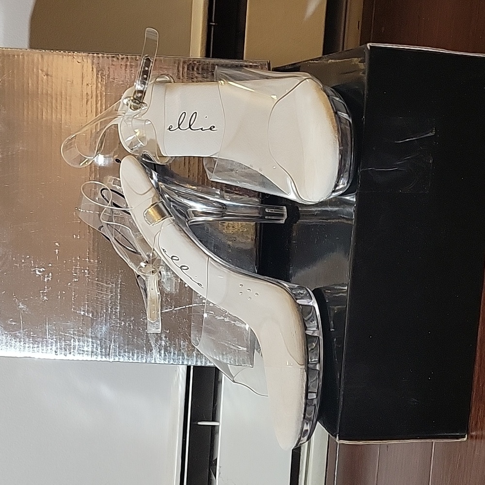 Ellie M-Brook 5-Inch Platform Clear Women's Sandal Size 11